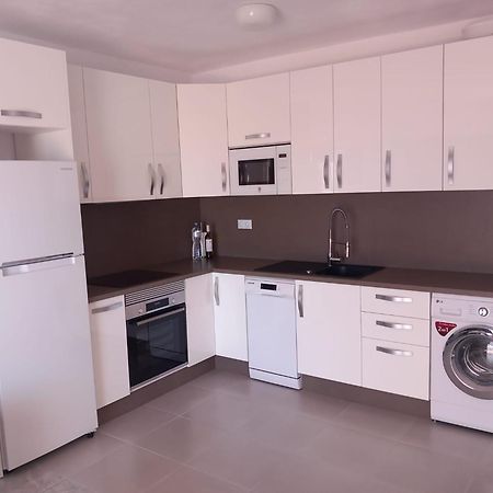 Victoria Court 2- Lovely Apartment 25 Arona  Extérieur photo