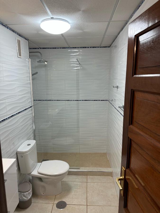 Victoria Court 2- Lovely Apartment 25 Arona  Extérieur photo