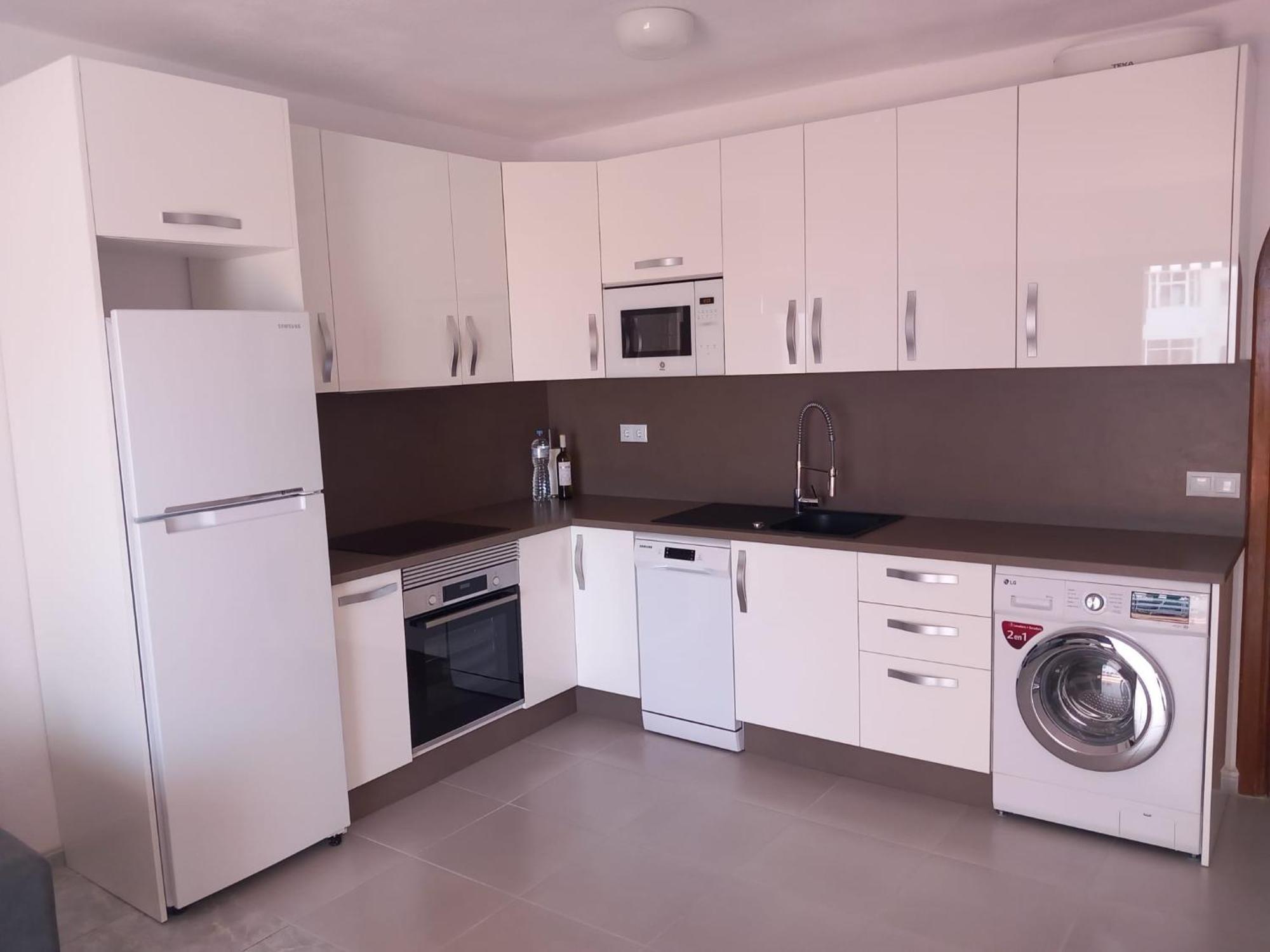 Victoria Court 2- Lovely Apartment 25 Arona  Extérieur photo